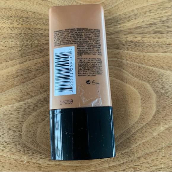 New Discontinued Revlon photoready Illuminator - Picture 2 of 5